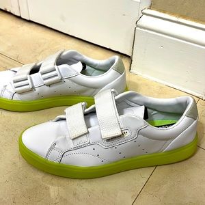 Adidas Sleek White sneakers